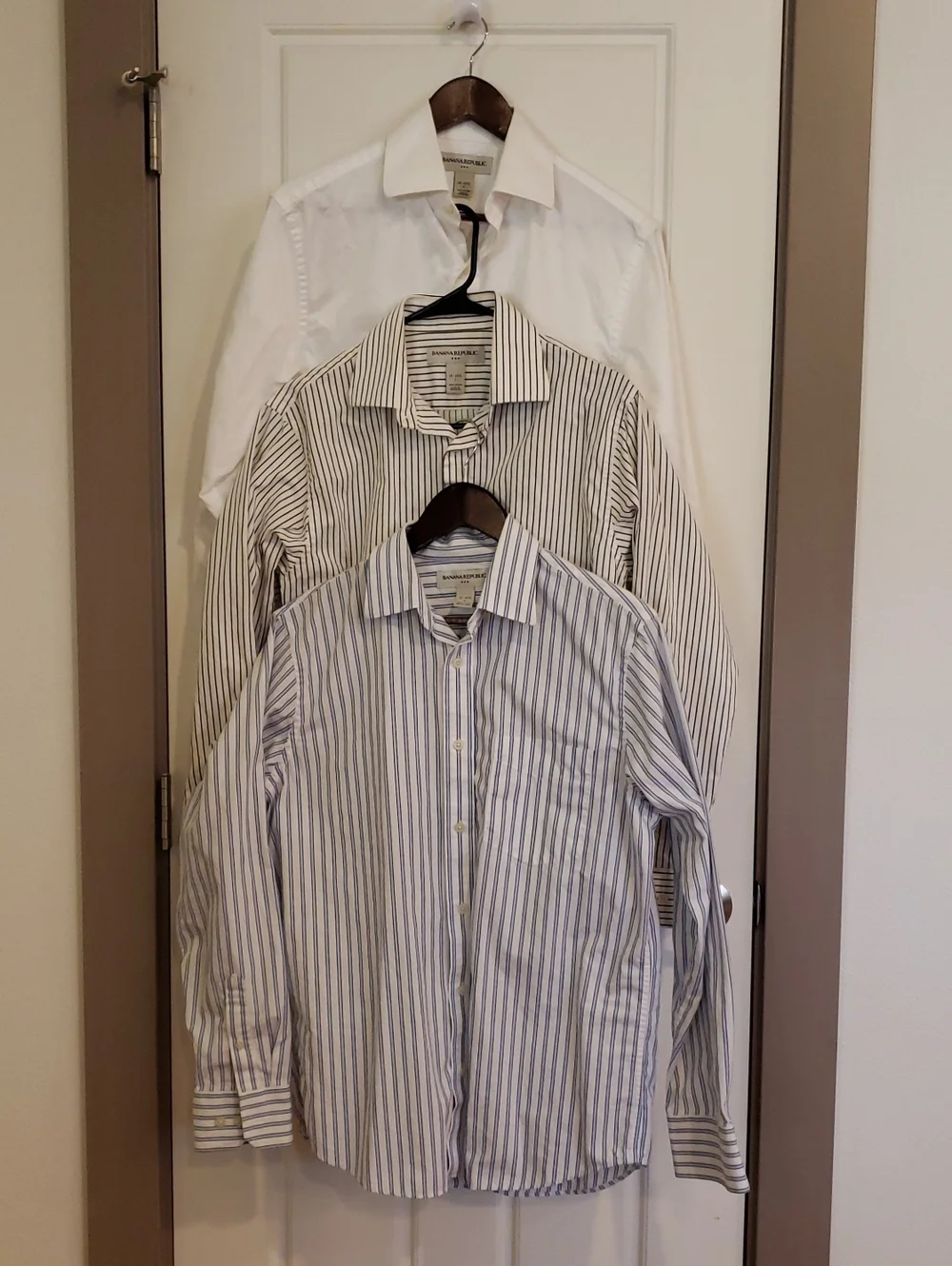 Banana Republic Men's Size Small 14 - 14 1/2 Button Down Shirts